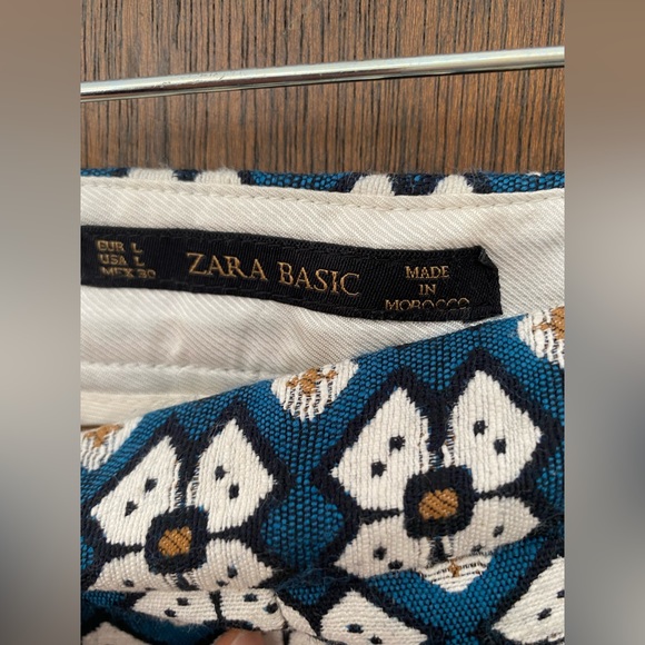 Zara mini skirt blue with white pattern (L) - Picture 7 of 10